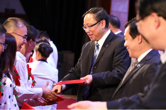 说明: http://www.gues.edu.cn/__local/8/24/DB/903A5E2390C6E9E0EEA771B3199_68AE6791_C3676.png