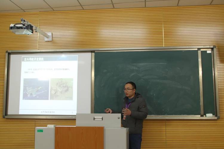 说明: http://www.gues.edu.cn/__local/4/E7/FC/F8851EF1A3D11910FFE3ED5639F_829ED6E7_14D50.jpg