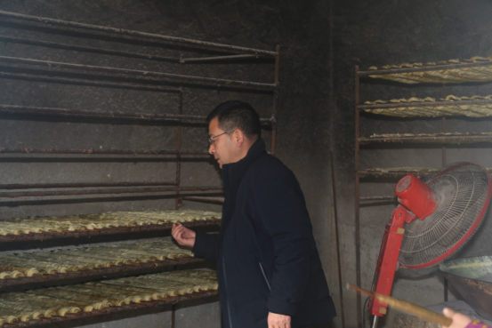 说明: http://www.gues.edu.cn/_mediafile/gues/2019/05/18/bspx_vsb49A61512.png