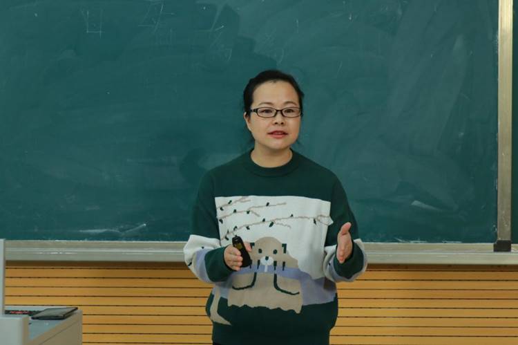 说明: http://www.gues.edu.cn/__local/E/7A/6D/9E6E2A0186A57B309C0F7D47CFE_775E28F8_D5AD.jpg