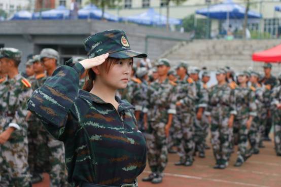 教官  乐梦婷.JPG