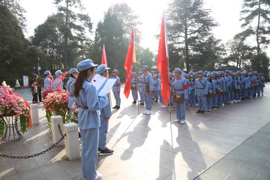 Y红军烈士前讲话2